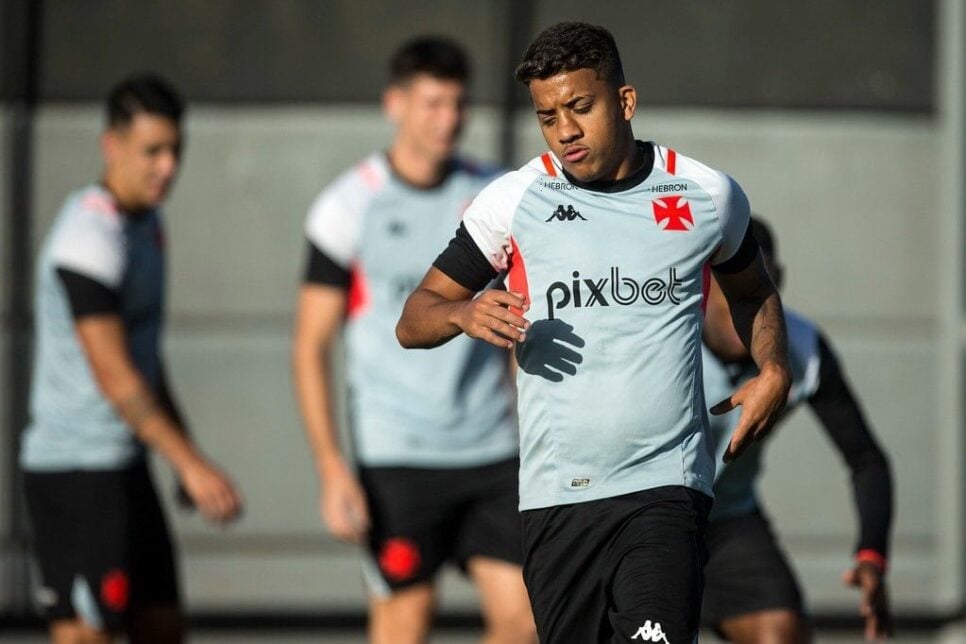 Vinicius Paiva deixa o Vasco (Foto: Daniel Ramalho)