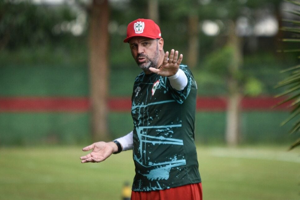 Alan Dotti acabou sendo demitido da Portuguesa (Foto: Reprodução/ Internet)