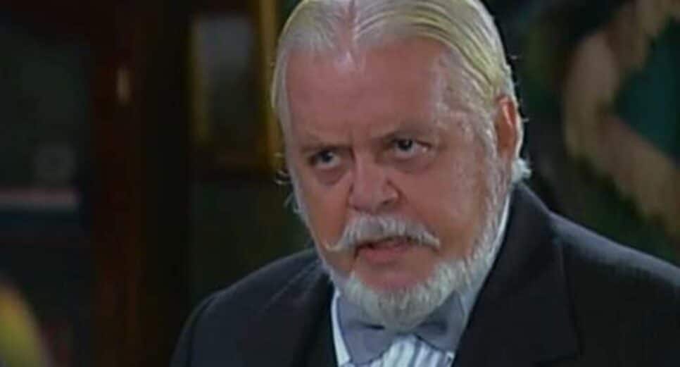 Apesar do veterano contabilizar 50 novelas, terminou a vida terrena falido e no Retiro dos Artistas (Foto: Reprodução/ Globoplay)