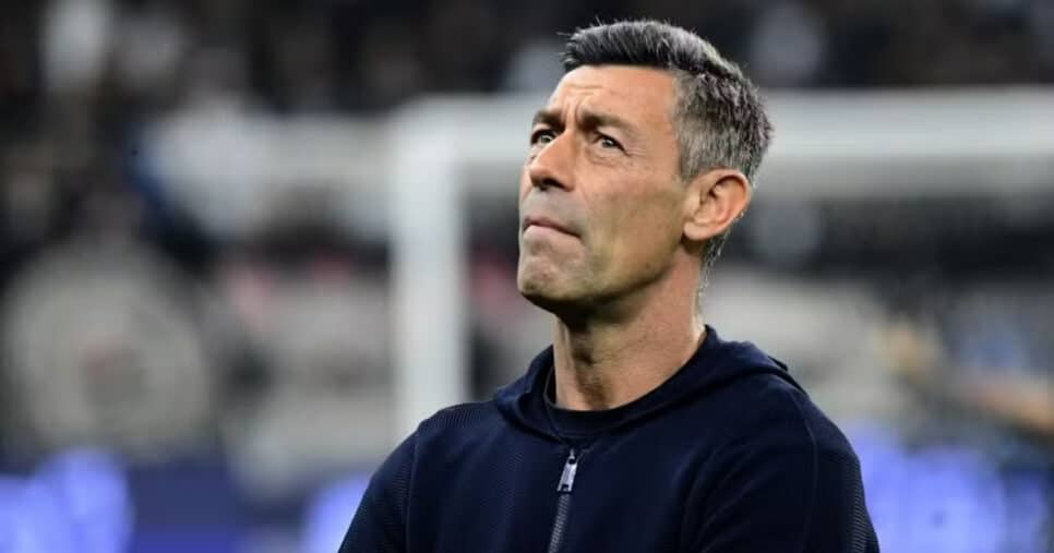 Tiquinho e +4: Pedro Caixinha exige 5 reforços no Santos (Foto: Marcos Ribolli)