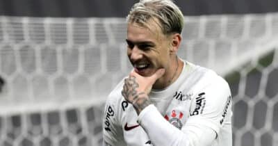 Róger Guedes no Corinthians (Foto: Marcos Ribolli)