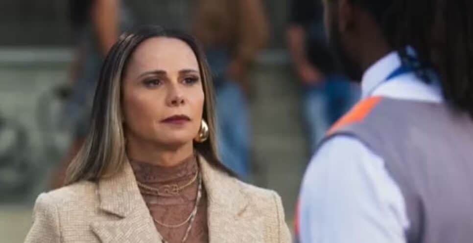 Rosana não vai com a cara de Jão (Foto: Reprodução/ Globo)