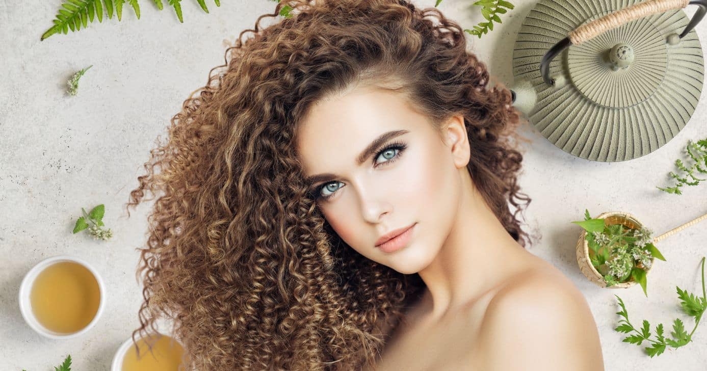 http://tvfoco.uai.com.br/wp-content/uploads/2015/05/Daniela-Mercury.jpg