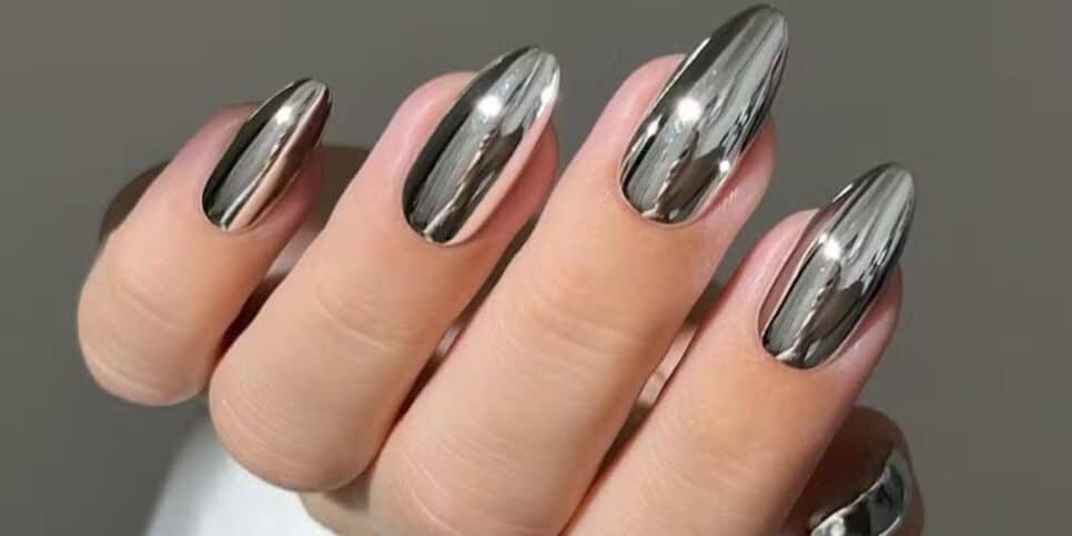 Efeito espelhado (Foto; Foto: Instagram/@heygreatnails)