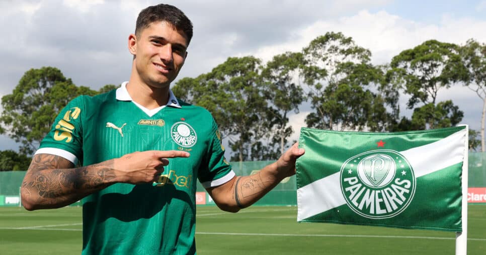miliano Martínez conhece a Academia de Futebol, em São Paulo-SP (Foto: Fabio Menotti/Palmeiras/by Canon)