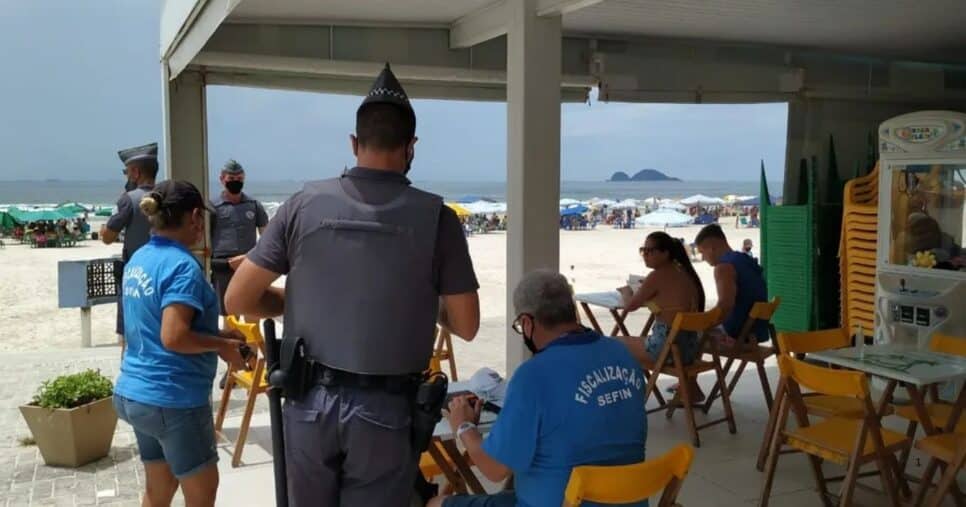 Operação Verão sendo executada no Guarujá neste mês de janeiro (Foto Reprodução/Jornal Estância do Guarujá)