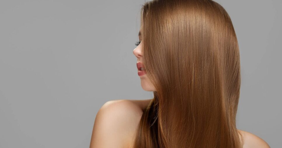Tinta natural traz reflexos dourados ao cabelo sem danificar os fios (Foto: Reprodução/ Internet)
