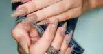 Unhas feitas (Foto: Canva)