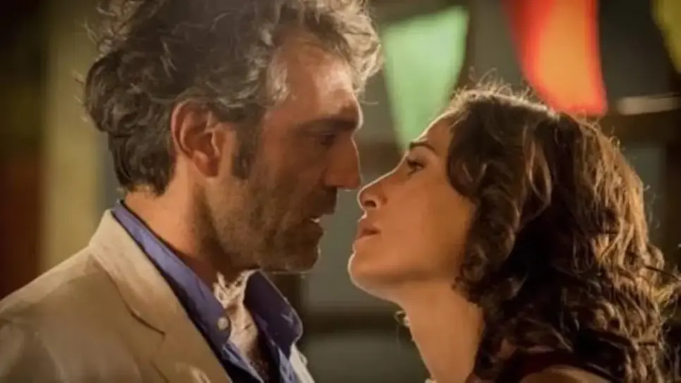Domingos Montagner e Camila Pitanga em "Velho Chico" (Foto: Reprodução/ Globo) Domingos Montagner e Camila Pitanga em "Velho Chico" (Foto: Reprodução/ Globo)