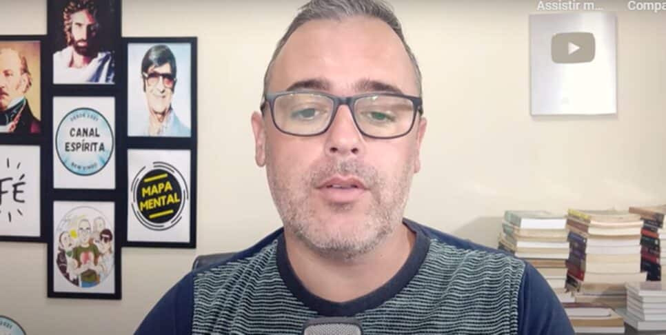 Professor Luiz Fernando Amaral, em 2022, no Canal Espírita (Foto: Reprodução/ YouTube)