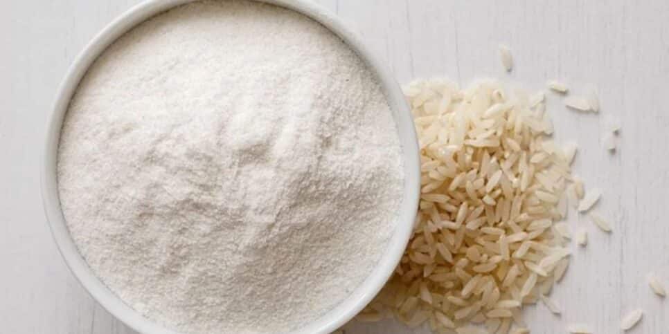 Farinha de arroz ajuda a alisar o cabelo (Reprodução: Internet)