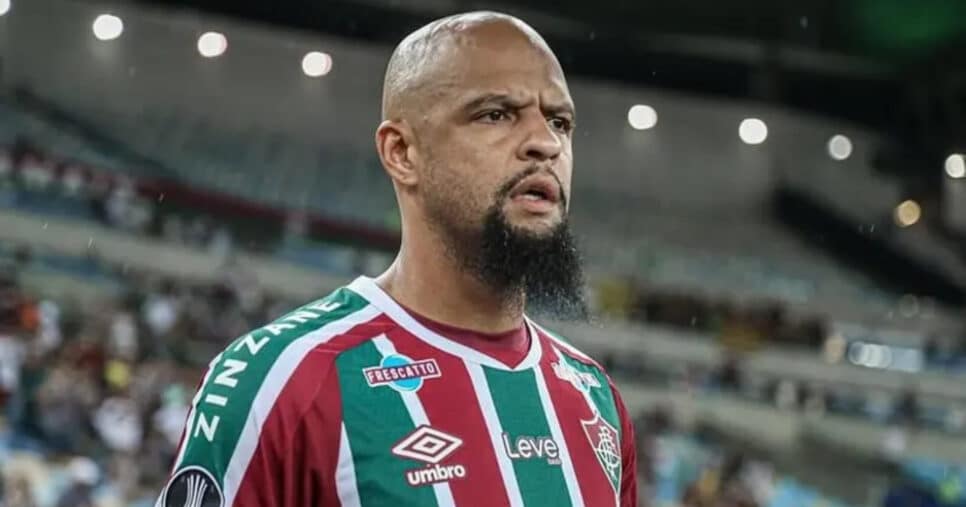 Felipe Melo com a camisa do Fluminense (Foto: MARCELO GONÇALVES/FLUMINENSE FC)