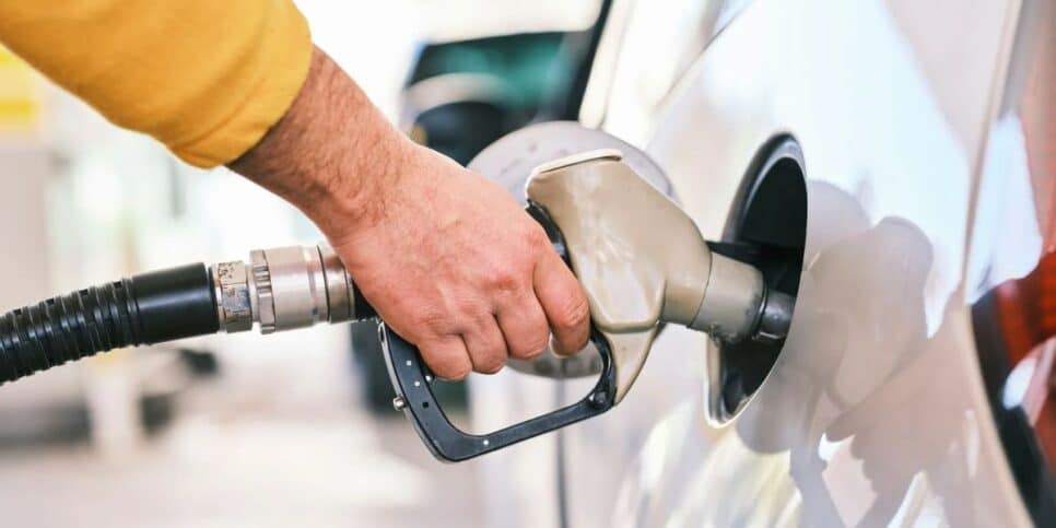 A gasolina está cada vez mais cara (Reprodução: Internet)