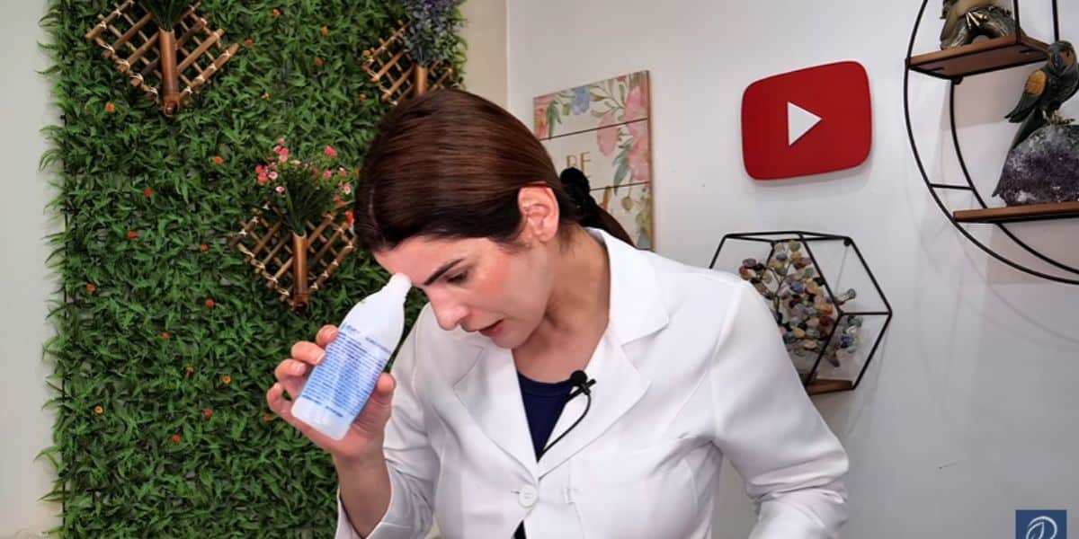 Frasco flexível para para se livrar das rugas (Reprodução: Youtube)