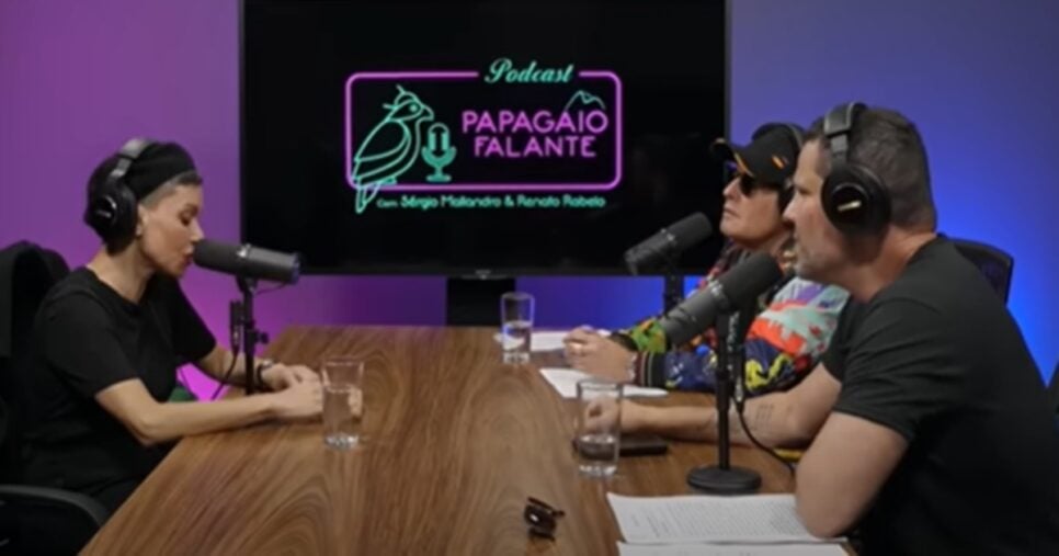 Famosa intérprete abriu o jogo no podcast de Sérgio Mallandro e Renato Rabelo (Foto: Reprodução/ YouTube)