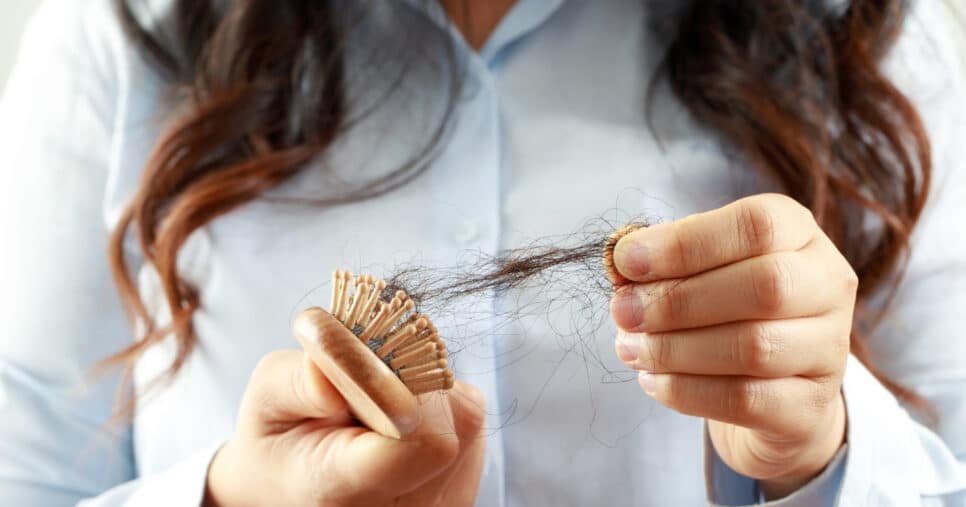 Com esses truques, você dará adeus as quedas de cabelo (Foto: Montagem)