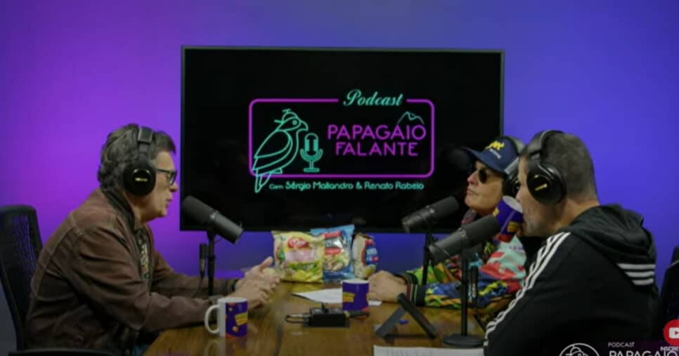 Roger Moreira no podcast 'Papagaio falante' (Foto: Reprodução/Youtube)