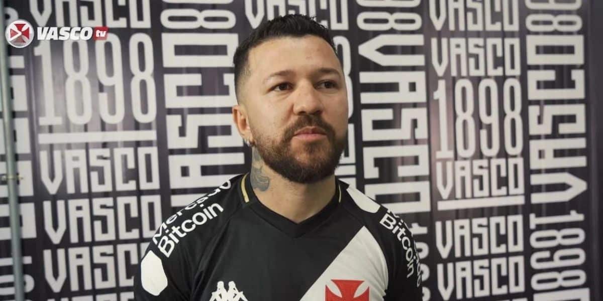 Rossi ficou 2 anos no Vasco (Reprodução: Vasco TV)