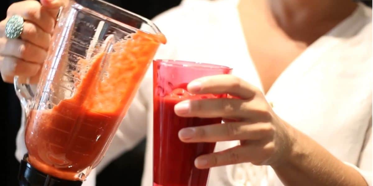 suco youtube1 Pode beber mesmo sem coar (Reprodução: Youtube)
