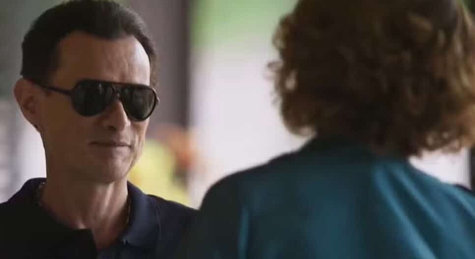 Volta Por Cima: Gerson se vinga de Osmar e não cumpre acordo com Violeta (Foto: Reprodução/ TV Globo)