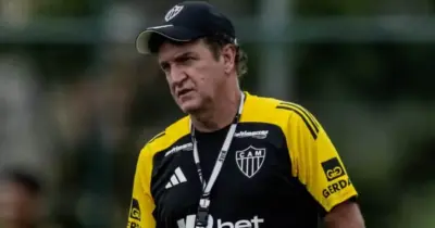 Craque de 300MI dando adeus, rasteira do Grêmio e +1 FORA: Atlético-MG crava 2 viradas a Cuca em 2025