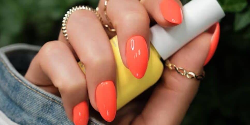 Esmalte neon (Foto: Freepik)