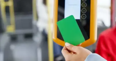 “Pode suspender”: Lei trabalhista em vigor em 2025 traz 2 atitudes que liberam FIM do Vale-Transporte