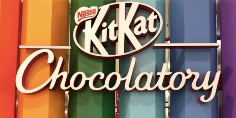 Logo da KitKat Chocolatory em quiosque no Shopping Morumbi (Foto: Reprodução / Instagram)