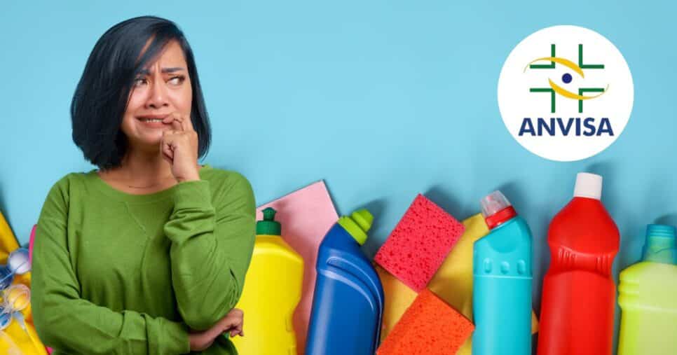 Mulher preocupada, produtos de limpeza e logo Anvisa (Fotos: Reproduções / Canva / Internet)