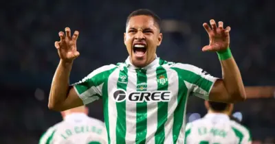 R$143M pra assinar com Vitor Roque: Time do Brasileirão libera PIX pra aniquilar Botafogo e Flamengo em 2025
