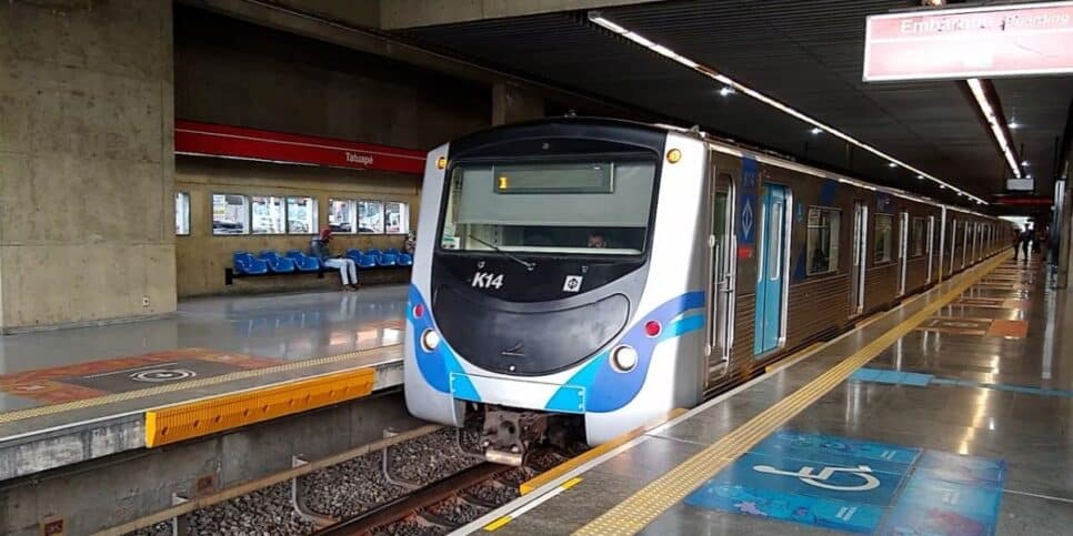 Estação Tatuapé teve que esvaziar a composição (Reprodução: Internet)