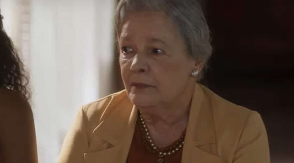 Arlete vai dar trabalho (Foto: Reprodução/ Globo)