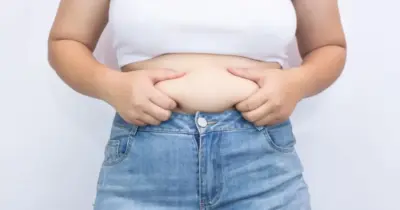 Elimina a gordura abdominal: 6 atitudes para acabar com barriga inchada em 2025