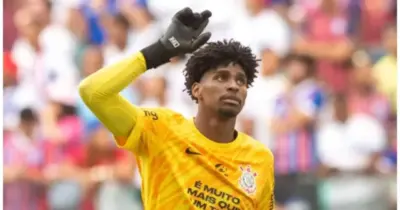 “Grande negócio”: Neto para Donos da Bola com rasteira de gigante nº1 para tirar Hugo Souza do Corinthians