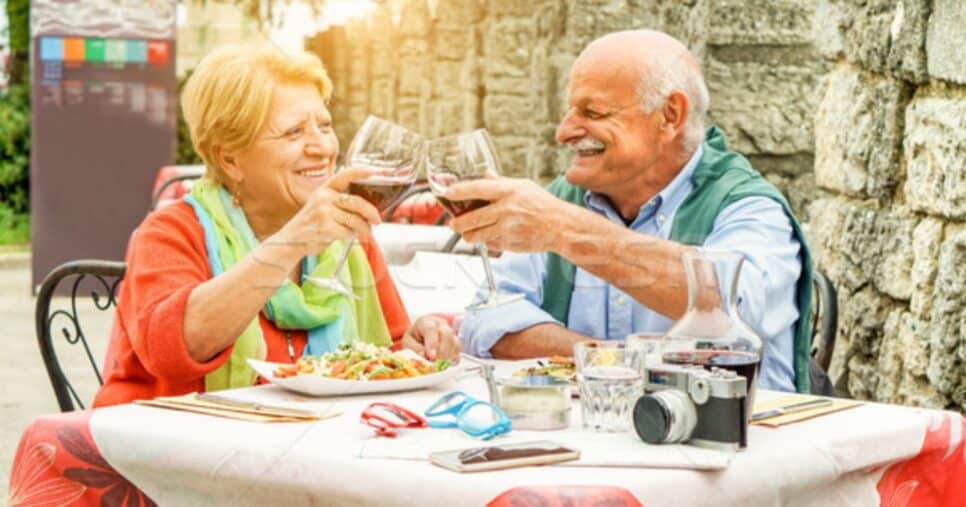 Lei traz gratuidade em restaurantes aos idosos 60+ - Foto: internet