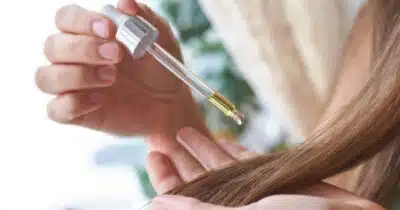Óleo para hidratadas os fios e acabar com o frizz (Foto: Reprodução/iStock)