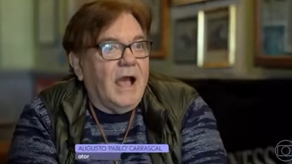 O artista em entrevista ao Globo Repórter, no dia da morte do ex-patrão (Foto: Reprodução/ Globo)