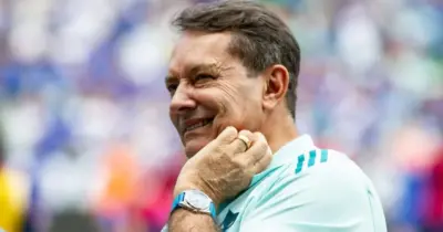 Adeus de dupla de Gabigol, retorno triunfal e mais: Pedrinho BH lida com 3 bombas no Cruzeiro em 2025