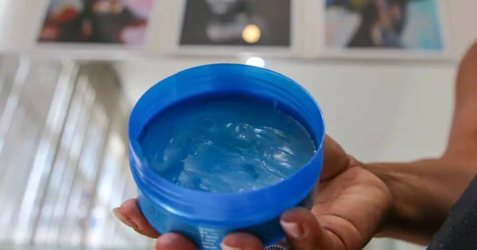 Verifique sempre se o produto está regularizado pela ANVISA para garantir a segurança do uso (Foto Reprodução/Agência Brasil)