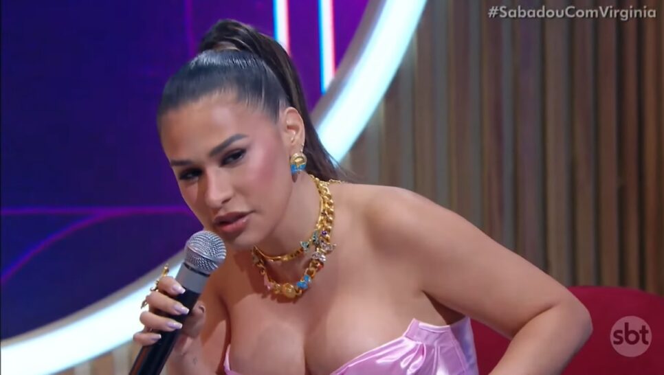 Momento que Simone Mendes expôs flagra do irmão: "Bota a cabecinha" (Foto: Reprodução/ SBT)
