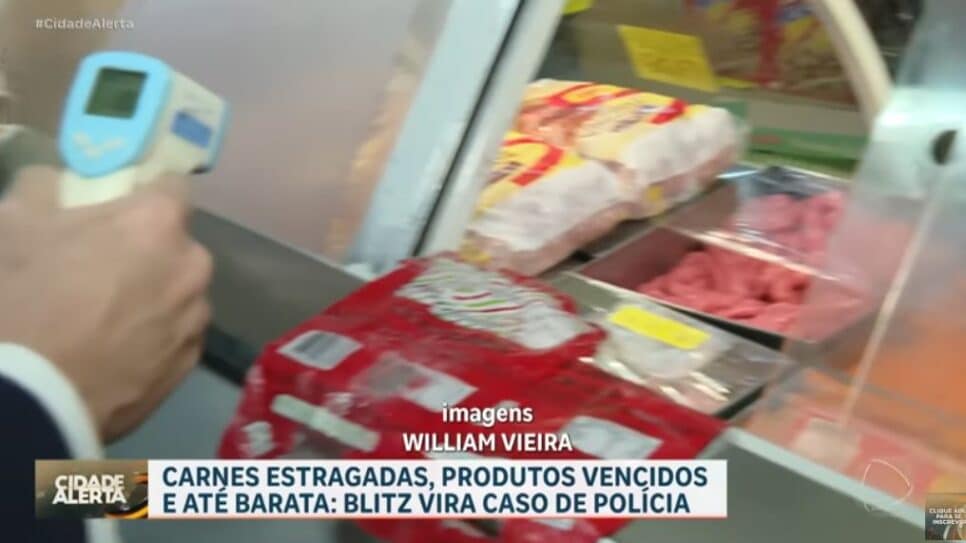 Produtos fora o prazo de validade ou com os dados da validade cortada (Foto: Reprodução/Youtube)