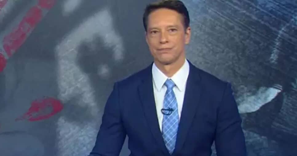 Âncora Sergio Aguiar passa mal durante Jornal da Record (Foto: Reprodução - Record)