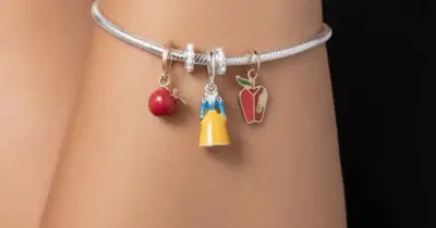 Branca de Neve e Rainha Má se destacam em coleção de joias exclusivas, em parceria com a Disney