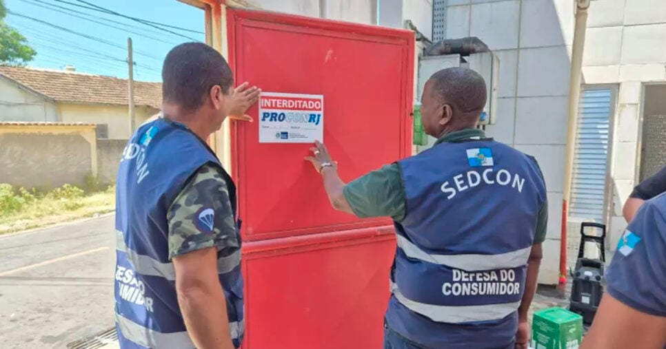 Fábrica da Doce Verão foi interditada na última quinta-feira (6) (Foto: Divulgação / Procon-RJ)