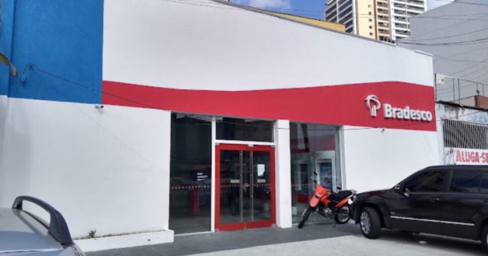 Fachada de agência do Bradesco