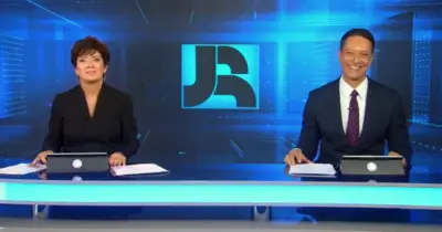 Jornal da Record atinge mais de 10 pontos e abre até 6 pontos de vantagem sobre a concorrente