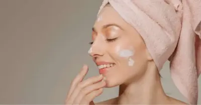 Fim das linhas de expressão: Máscara de colágeno com 1 ingrediente traz pele de porcelana às 60+