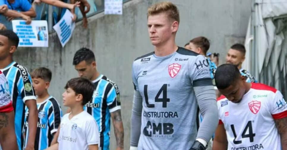 Goleiro Raul Steffens, do Botafogo (Foto: Lucas Dornelles/São Luiz)