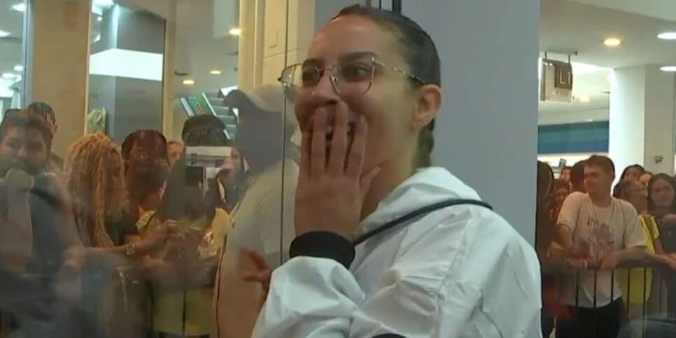 Renata Saldanha na casa de vidro do BBB25 (Foto: Reprodução / Globo)