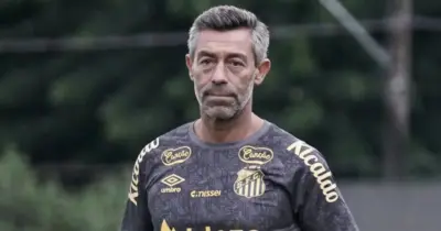 Expulsão autorizada por Caixinha: Craque de R$ 5 milhões deixa Santos e vai jogar em rival